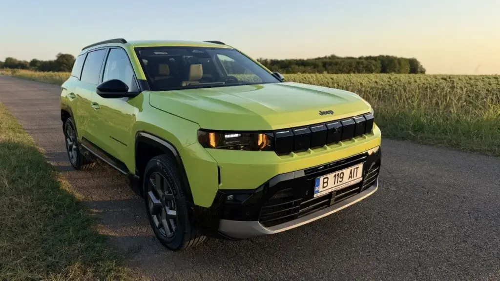 Jeep Compass e-Hybrid: testul noului SUV pe șantierele din București